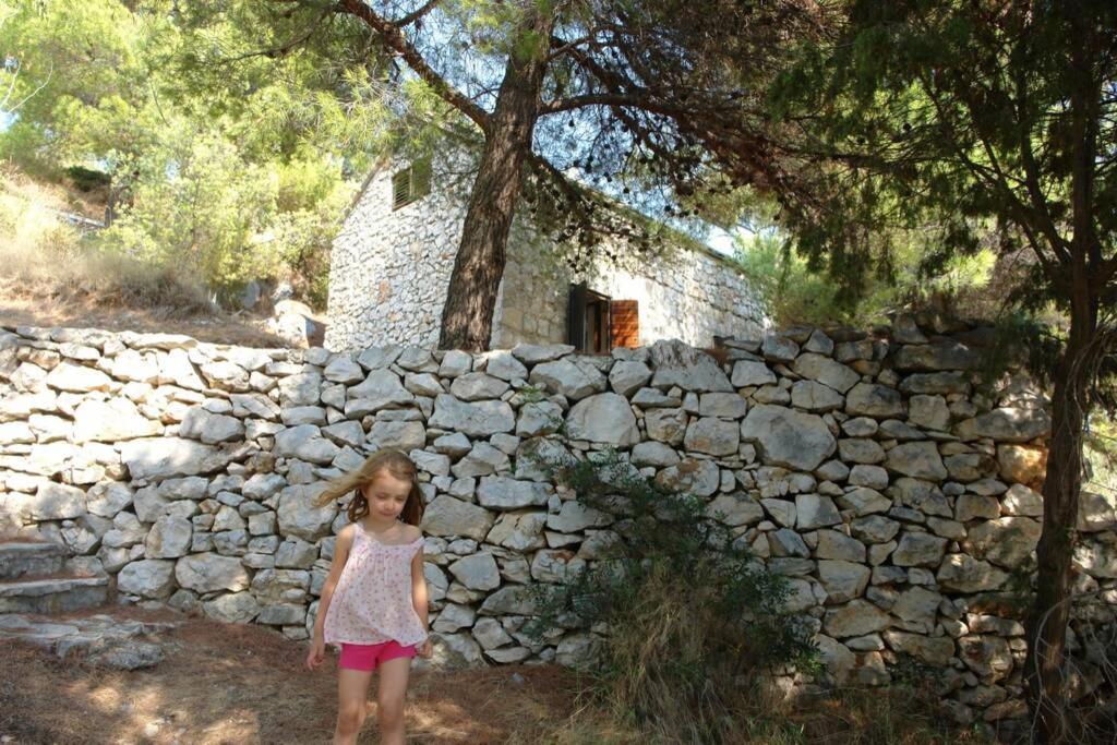 A Small Stone House By The Sea, In A Wineyard Nerezisca Kültér fotó